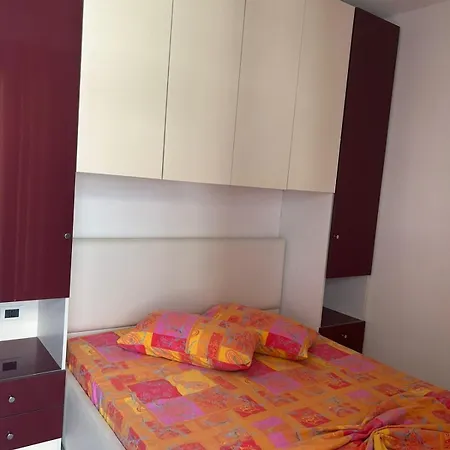 Johnys Apartment